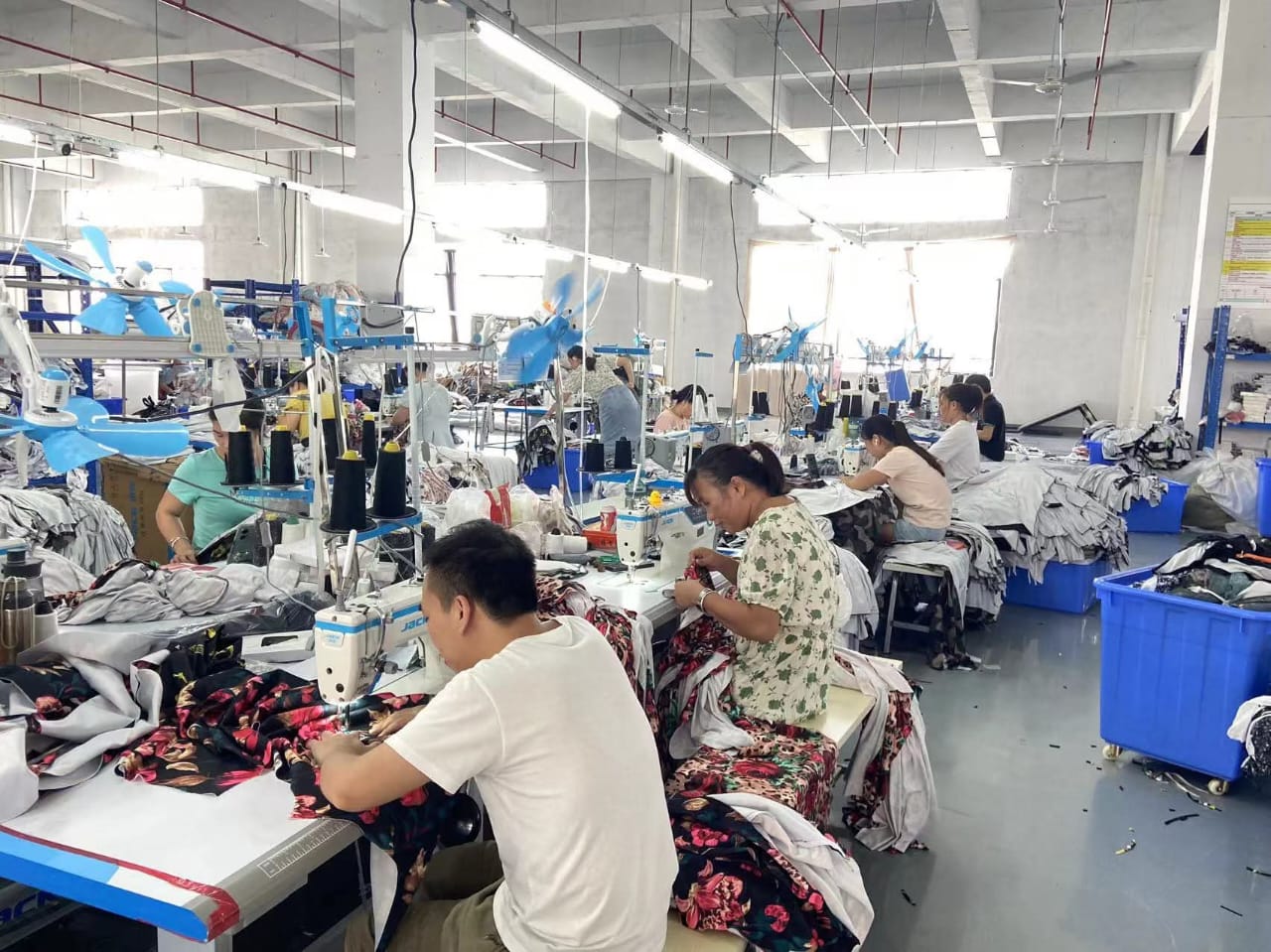 Vast warehouse in China with high quality products ready for export to Africa