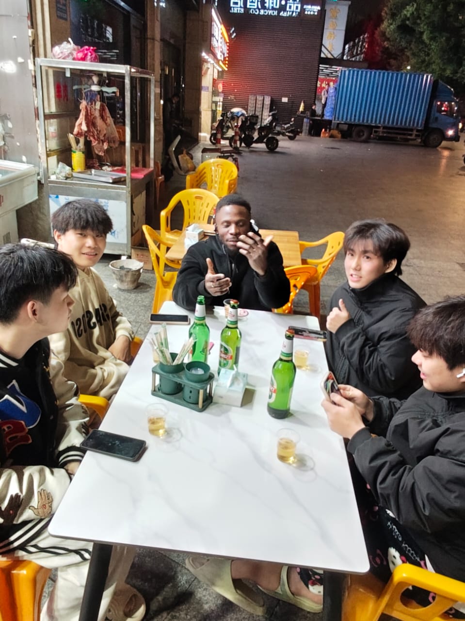 Vast warehouse in China with high quality products ready for export to Africa