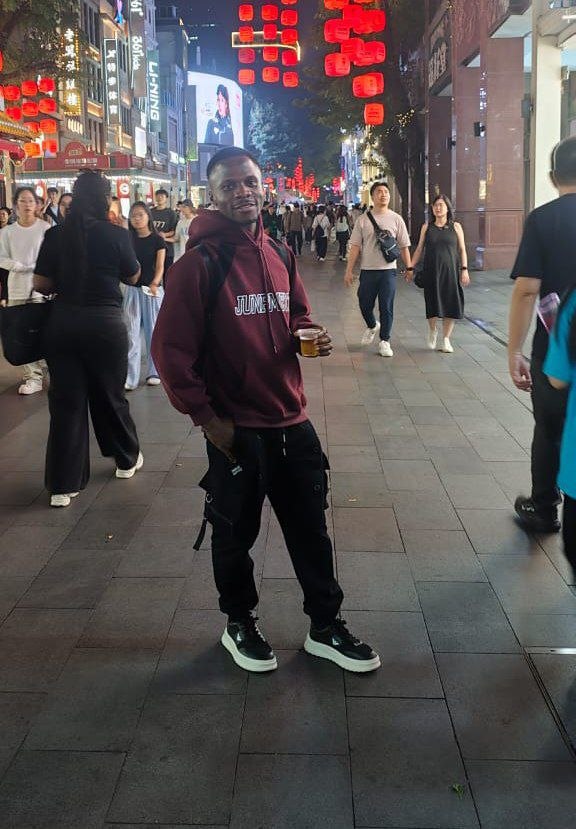 Busy wholesale market in Guangzhou where Kpojom International offers VIP access