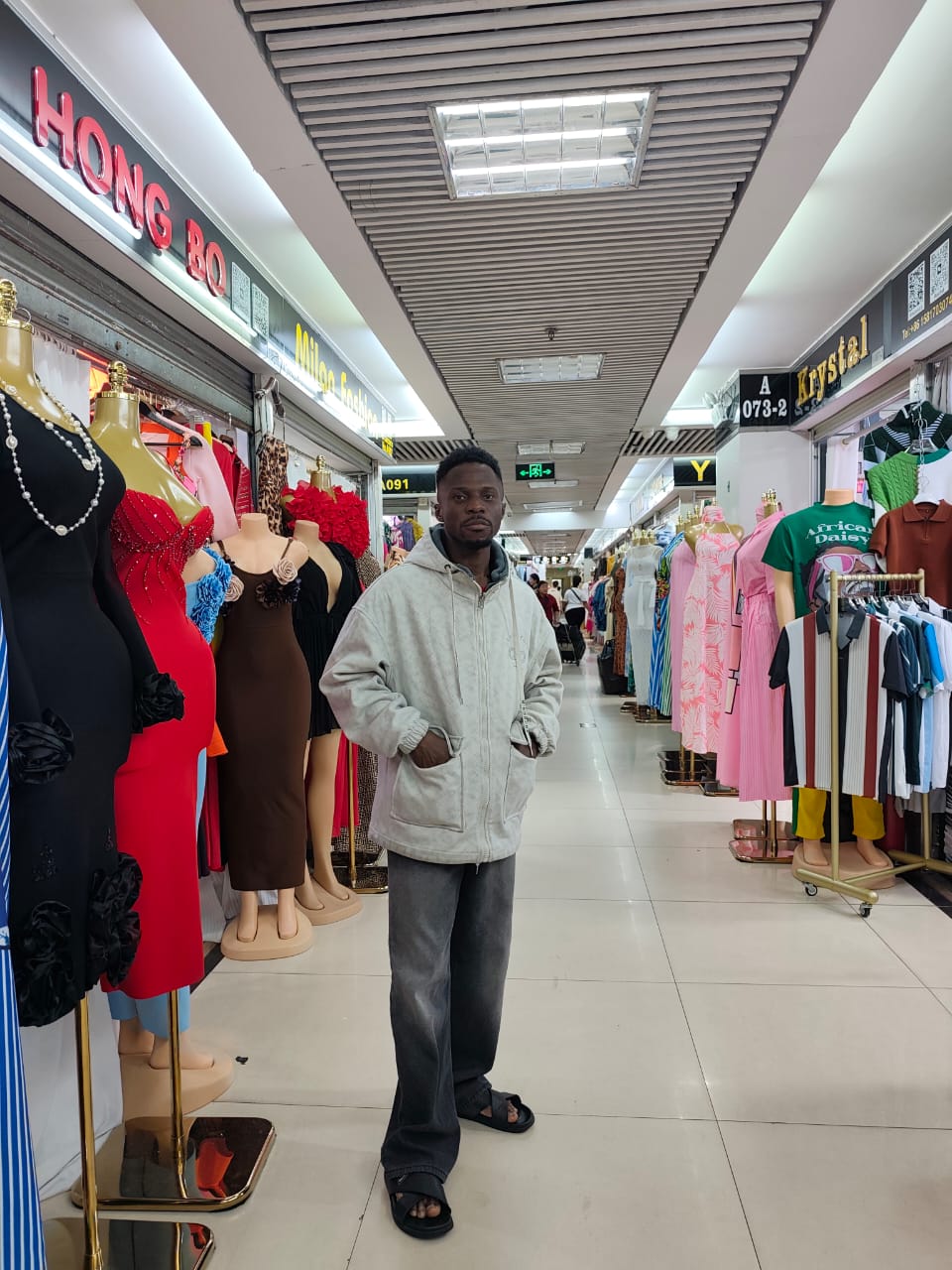 Vast warehouse in China with high quality products ready for export to Africa
