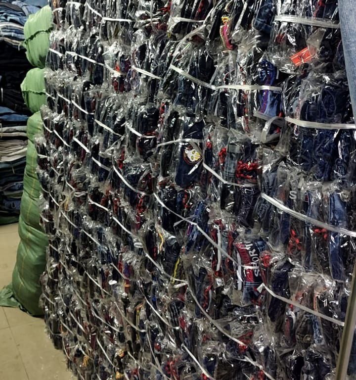 Vast warehouse in China with high quality products ready for export to Africa